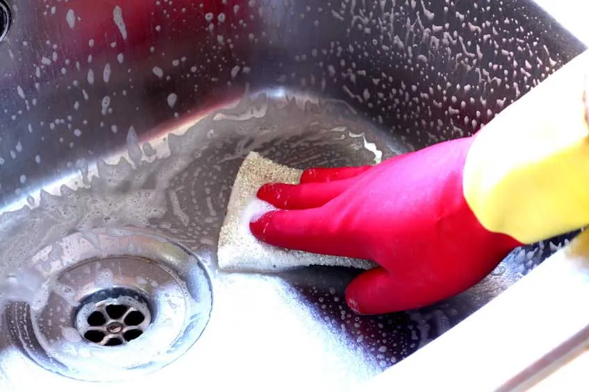 tips-to-avoid-common-plumbing-em tips-to-avoid-common-plumbing-em
