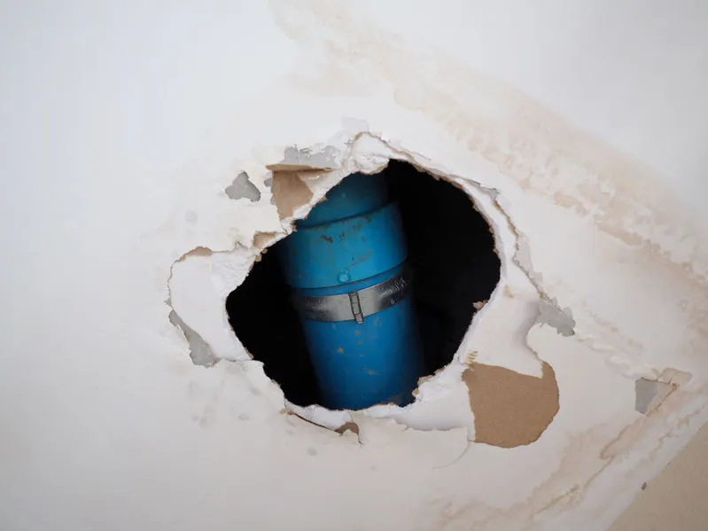 what-causes-cracked-pipes