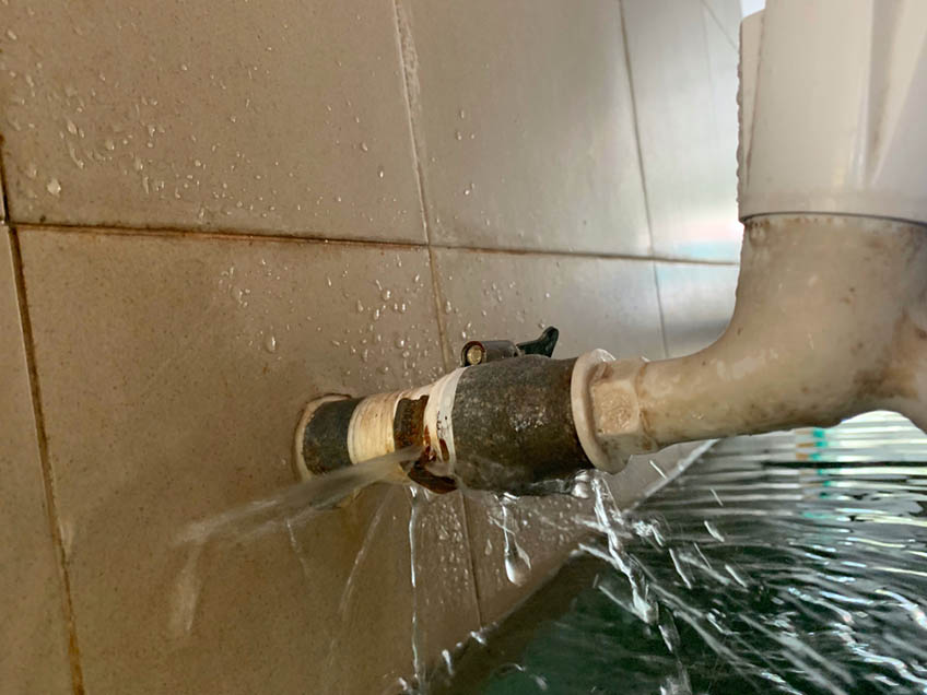 leaking fire pipeline joints