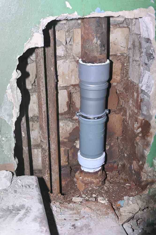 Leaking sewer pipe Staunton, VA Leaking sewer pipe Staunton, VA