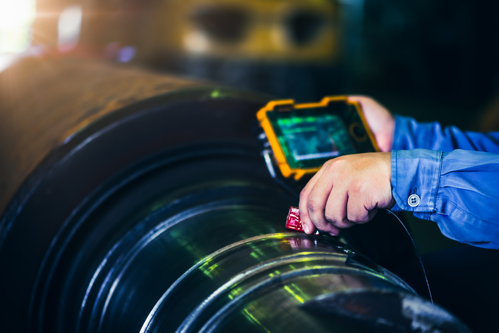 Ultrasonic test to detect imperfection or defect in steel roller in the factory